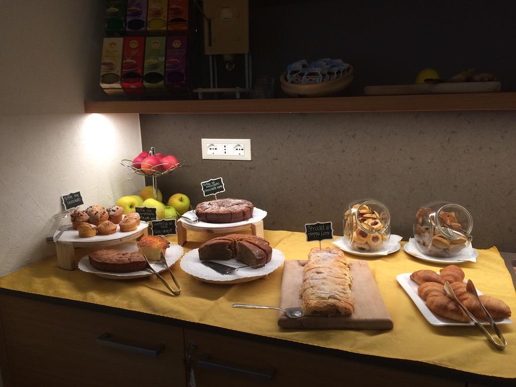 Dolcevita Ambiez B&B San Lorenzo Dorsino Luaran gambar