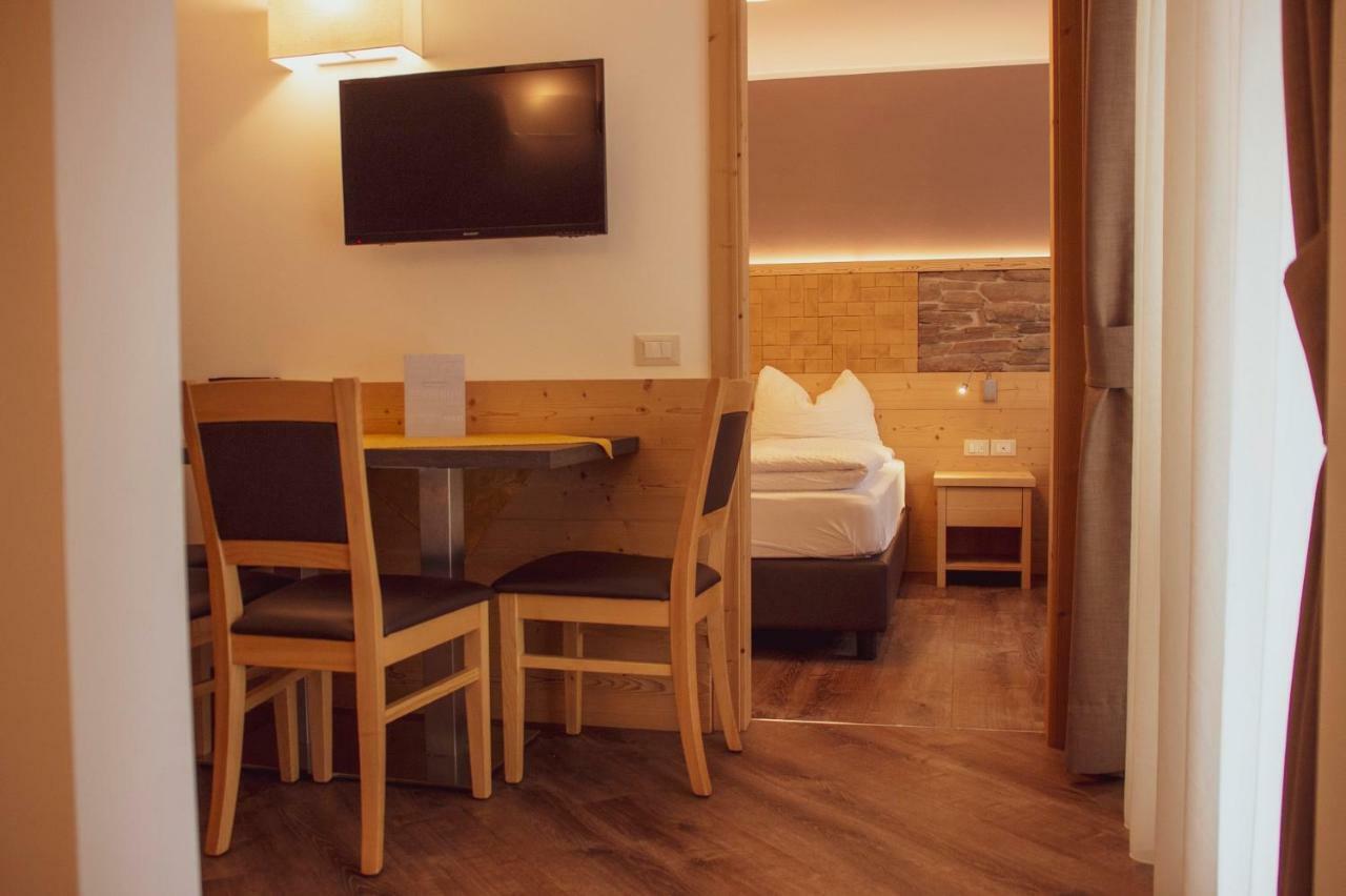 Dolcevita Ambiez B&B San Lorenzo Dorsino Luaran gambar