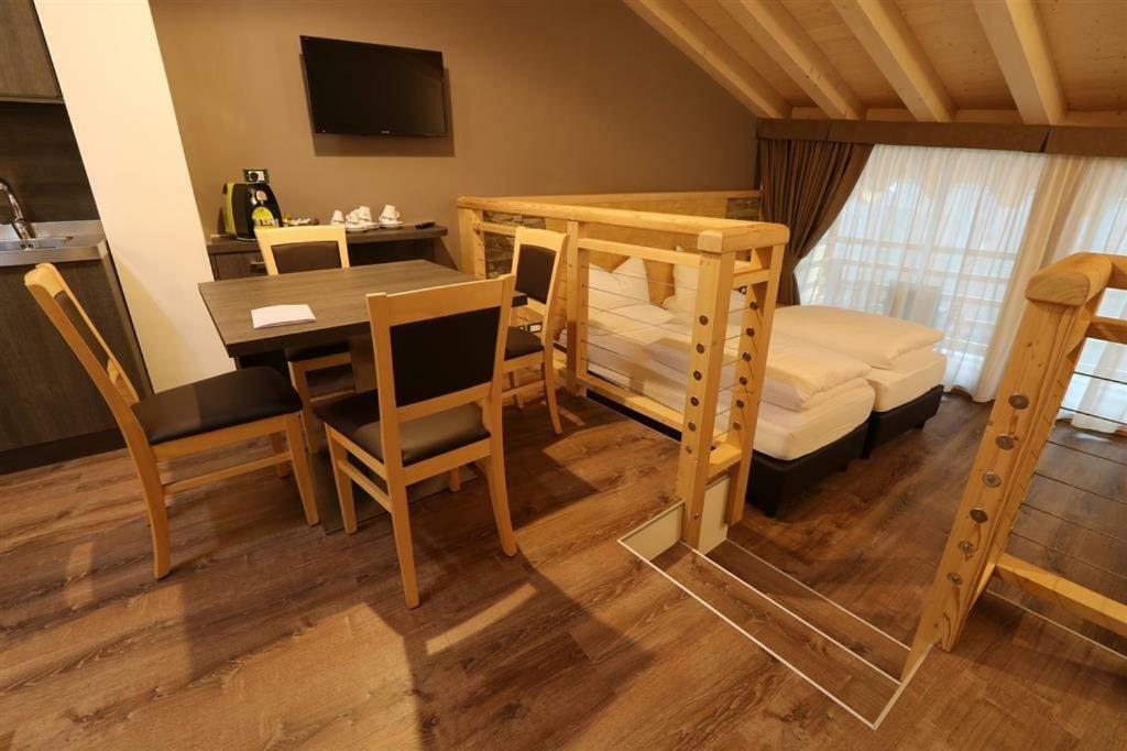 Dolcevita Ambiez B&B San Lorenzo Dorsino Luaran gambar